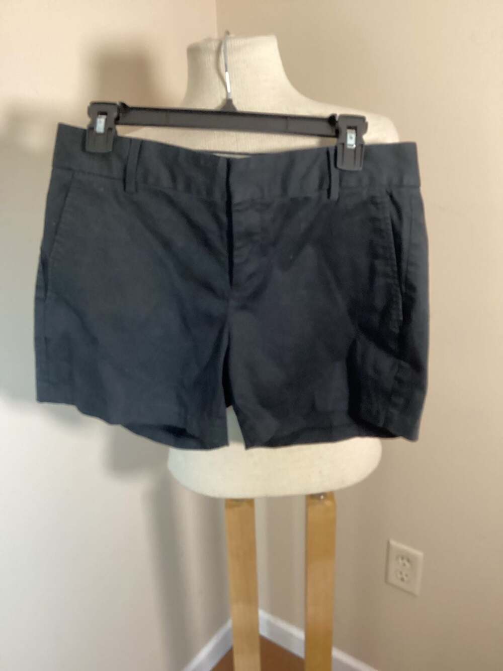 Banana Republic Black Chino Shorts Size 4 - Thumbnail 2