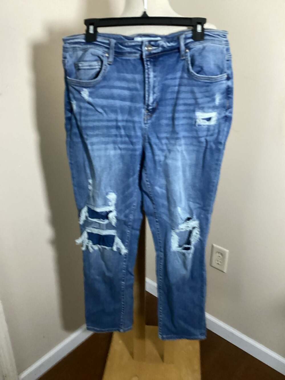 Mica Los Angeles Distressed Straight Leg Jeans Size 31 - Thumbnail 2