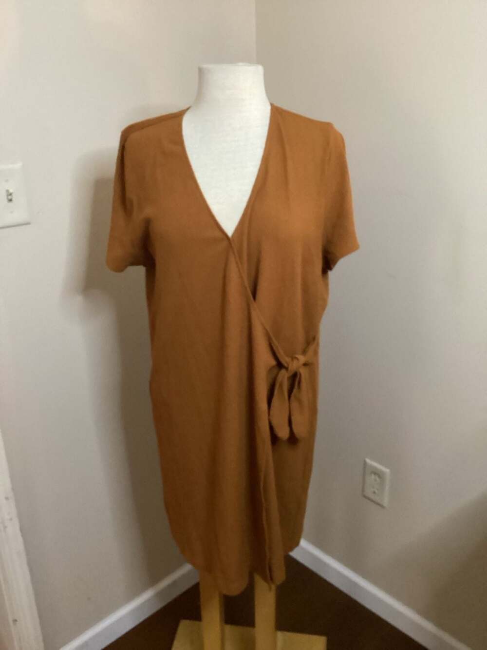 Madewell Texture & Thread Short-Sleeve Side-Tie Dress in Burnt Orange - Thumbnail 3