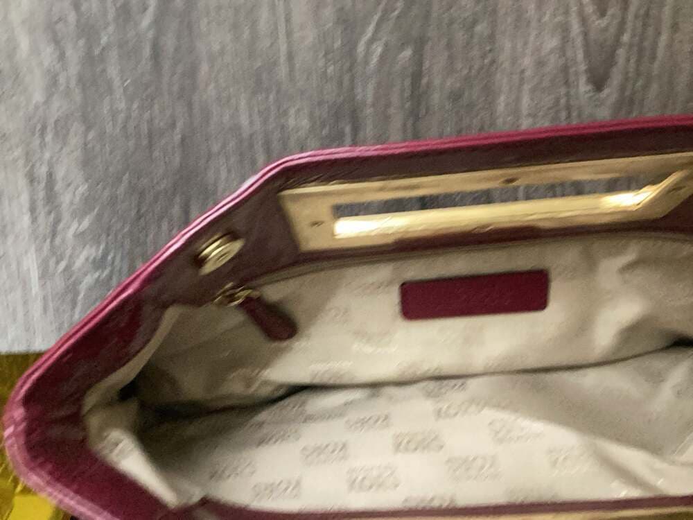 Michael Kors Berkeley Large Leather Clutch Bag in Raspberry - Thumbnail 2