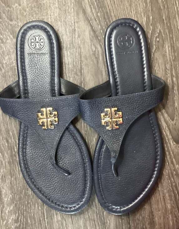 Tory Burch Jolie Tumbled Leather Thong Sandal in Navy - Thumbnail 8