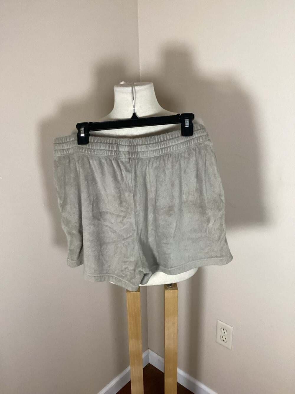 Everlane The Terry Towel Short in Sand - Thumbnail 2
