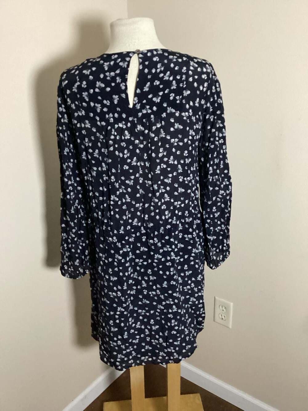 Velvet by Graham & Spencer Navy Floral Long Sleeve Dress Size S - Thumbnail 2