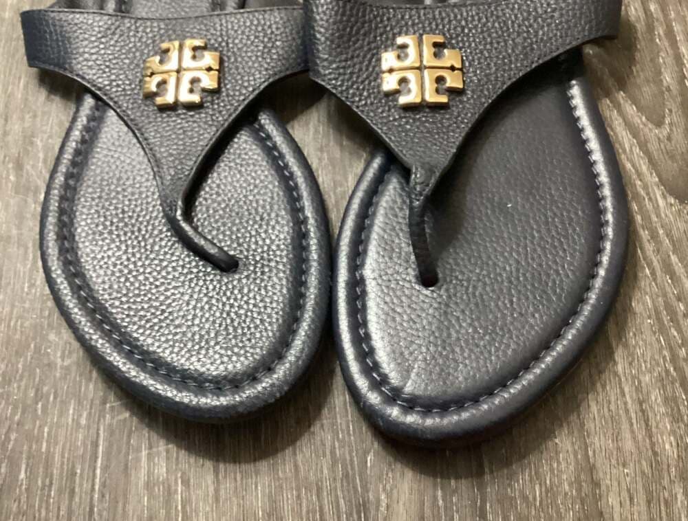 Tory Burch Jolie Tumbled Leather Thong Sandal in Navy - Thumbnail 3