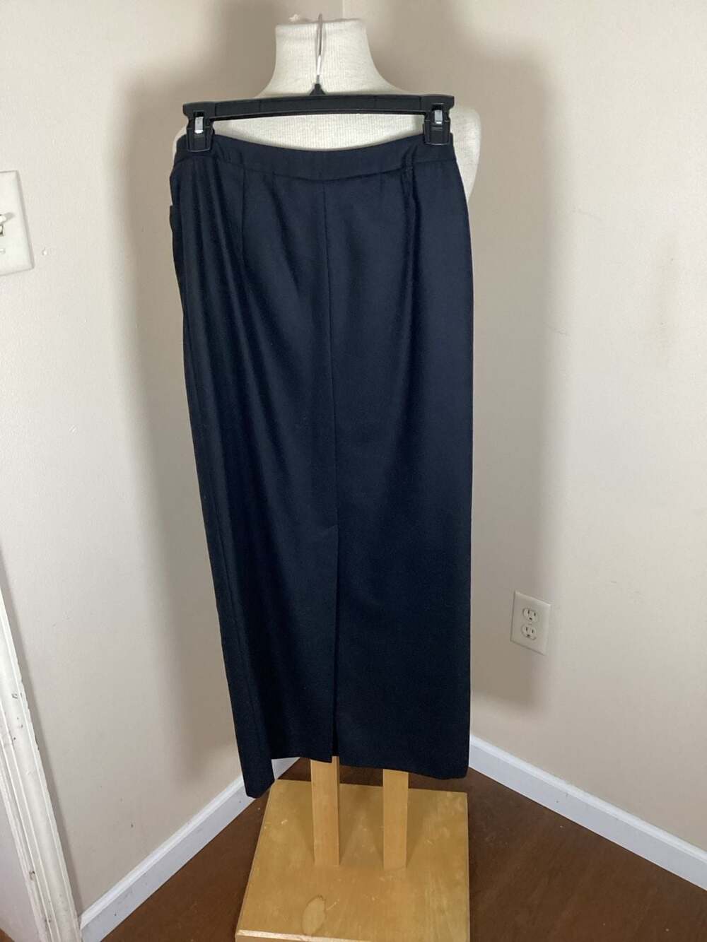 Lauren Ralph Lauren Petite 100% Wool Black Maxi Skirt with Pockets Size 4P - Thumbnail 2