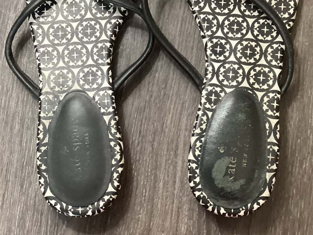 Kate Spade New York Mystic Black & White Geometric Print Bow Thong Sandals, Size - Thumbnail 3