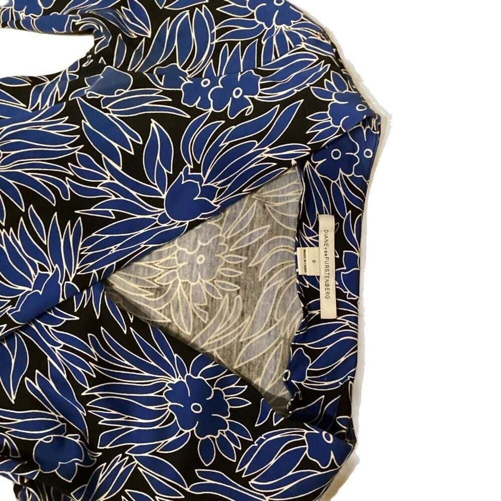 Diane von Furstenberg Julian Blue Floral Wrap Dress Size 0 - Thumbnail 2