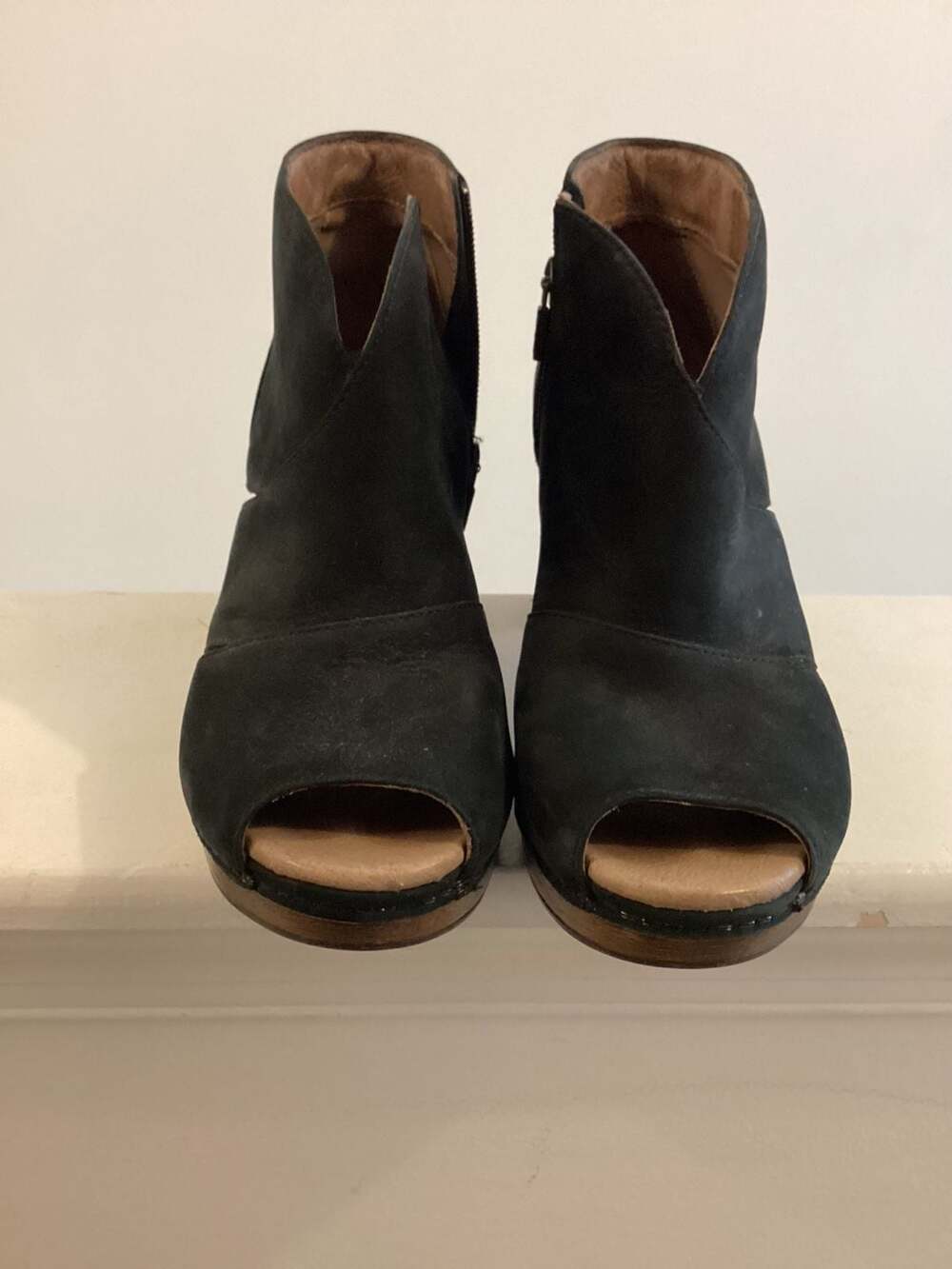 Dansko Delphina Black Nubuck Leather Peep Toe Heeled Bootie - Thumbnail 6