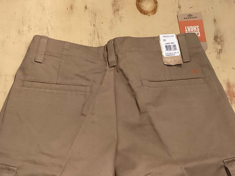 Dockers Men's Khaki Cargo Shorts Size 30 - Thumbnail 4
