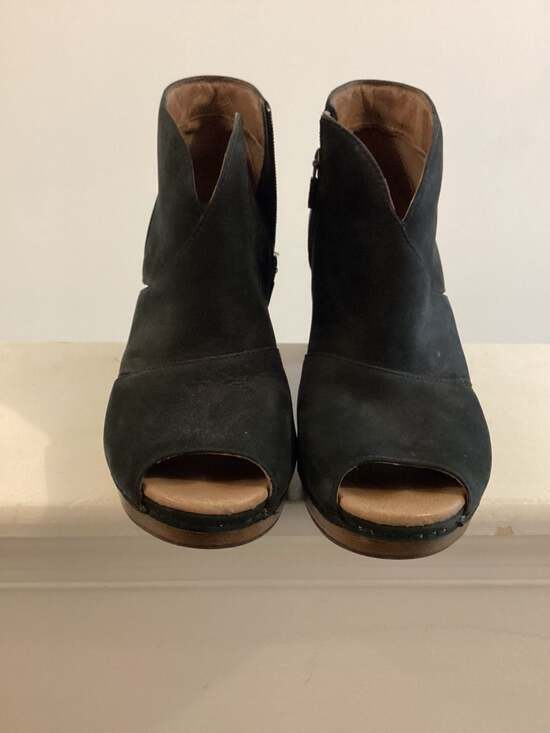 Dansko Delphina Black Nubuck Leather Peep Toe Heeled Bootie - Thumbnail 7