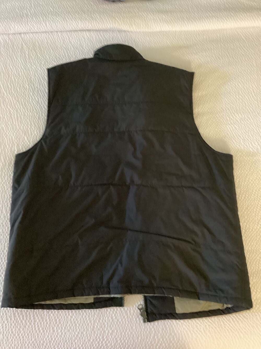 Modern Amusement Men's Black and Camo Quilted Puffer Vest Size XL - Thumbnail 2