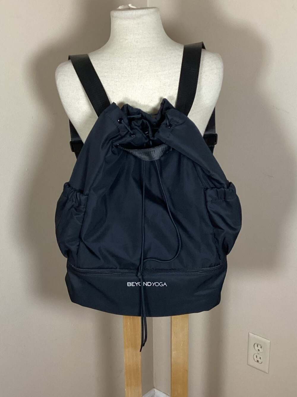 Beyond Yoga Commuter Backpack Black Drawstring Gym Bag - Thumbnail 5
