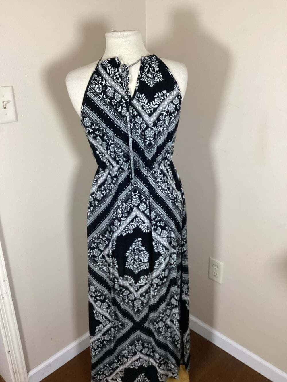 Altar'd State Black and White Floral Paisley Halter Neck Maxi Dress - Thumbnail 3