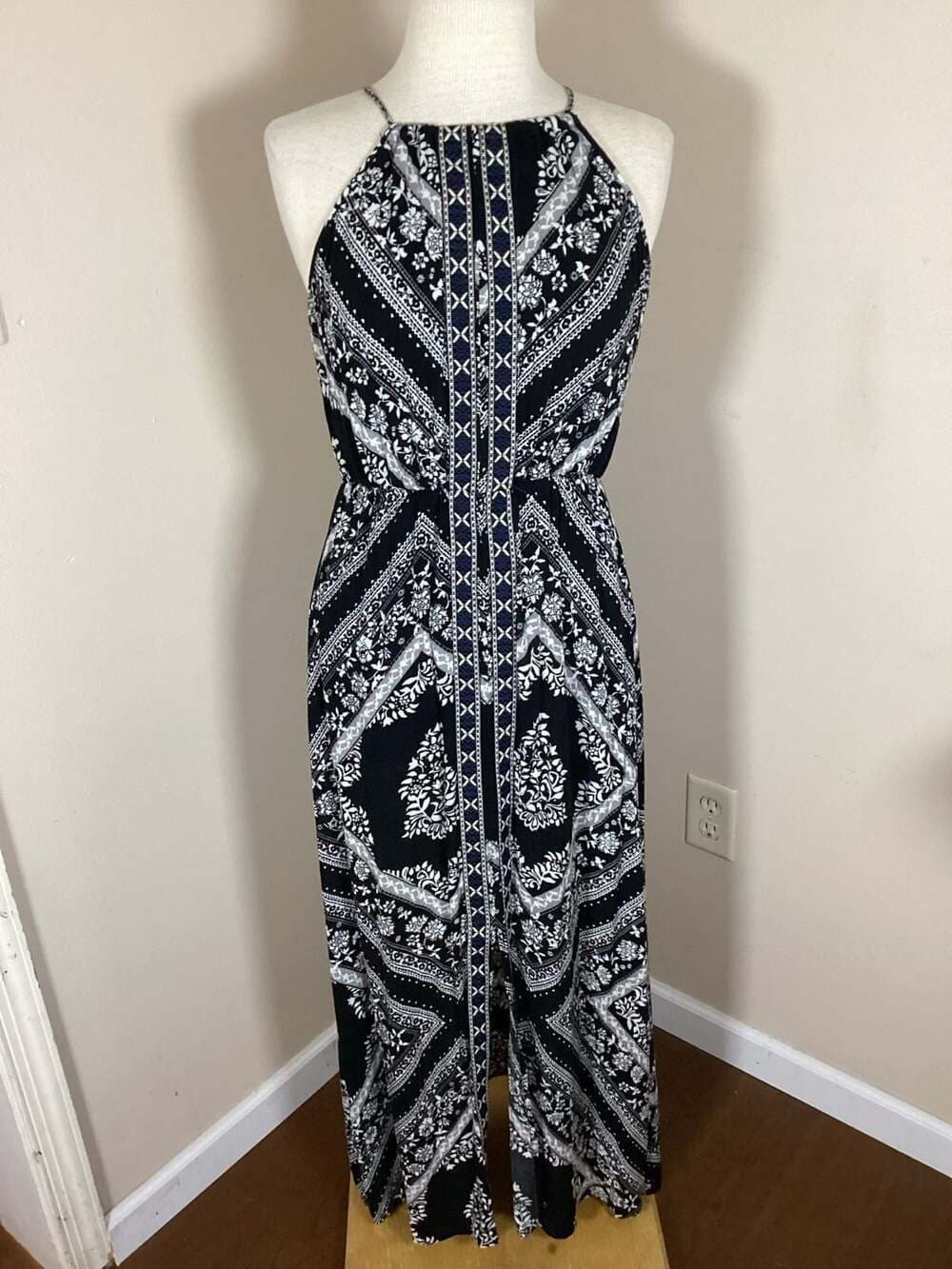 Altar'd State Black and White Floral Paisley Halter Neck Maxi Dress - Thumbnail 4