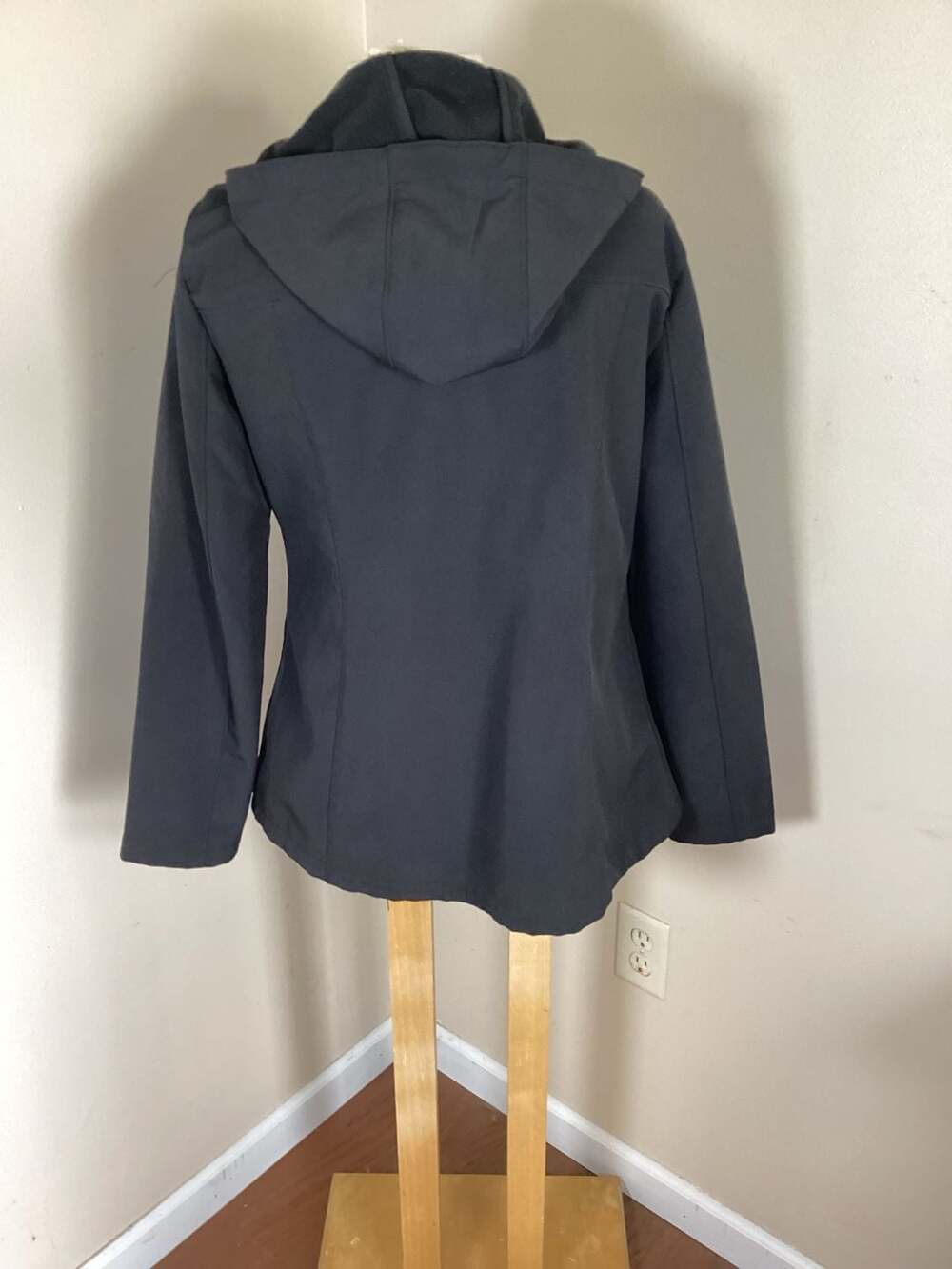 Avalanche Outdoor Supply Women's Black Hooded Softshell Jacket Size M - Thumbnail 3