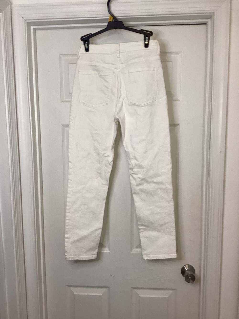 Everlane The Cheeky Jean Crop in White - Thumbnail 2