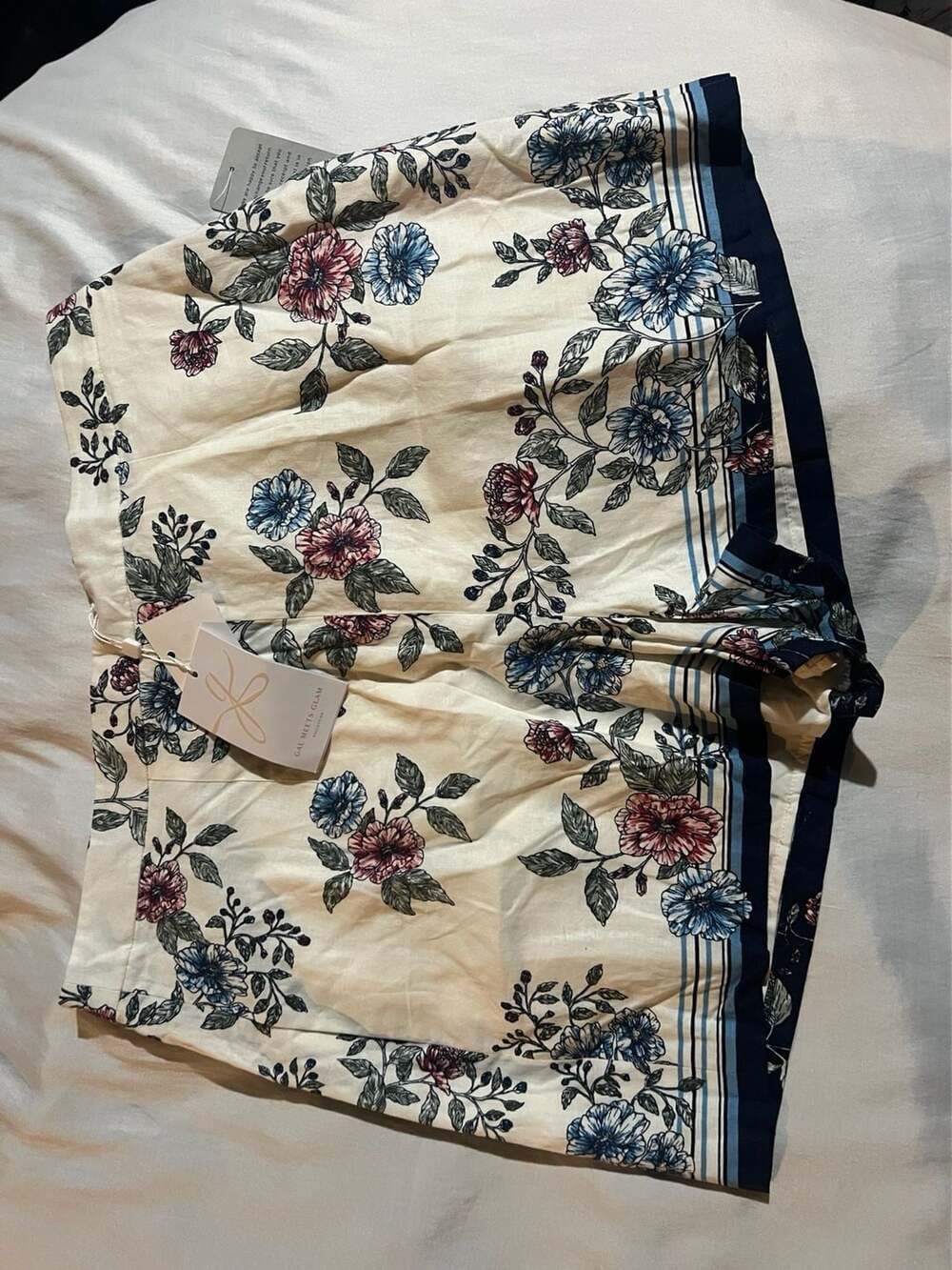 Gal Meets Glam Collection Darla Floral Printed Button Front Romper - Thumbnail 2