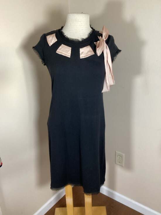 COURAGE.b Black Shift Dress with Pink Satin Bow and Frayed Hem Detail - Thumbnail 5