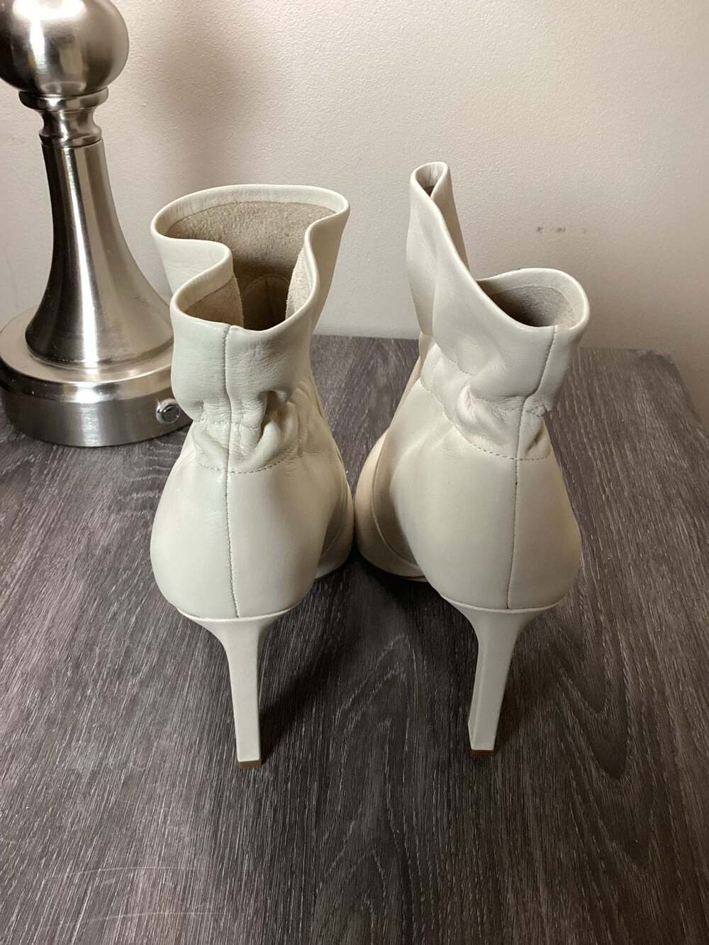Vince Camuto Sarinda White Leather Pointed Toe Ankle Boots - Thumbnail 2