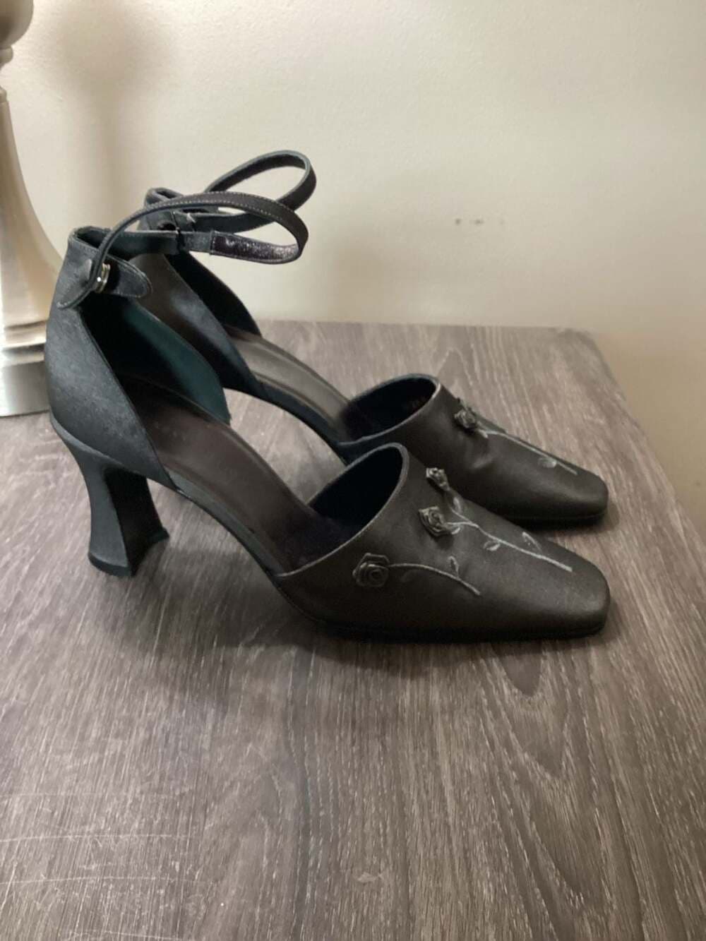 Vintage Kenneth Cole New York Gray Satin Rosette Embroidered Ankle Strap Heels - Thumbnail 4
