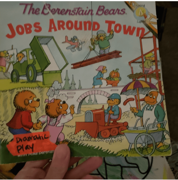 Berenstain Bears Book Set: Golden Rule & Jobs Around Town - Thumbnail 2