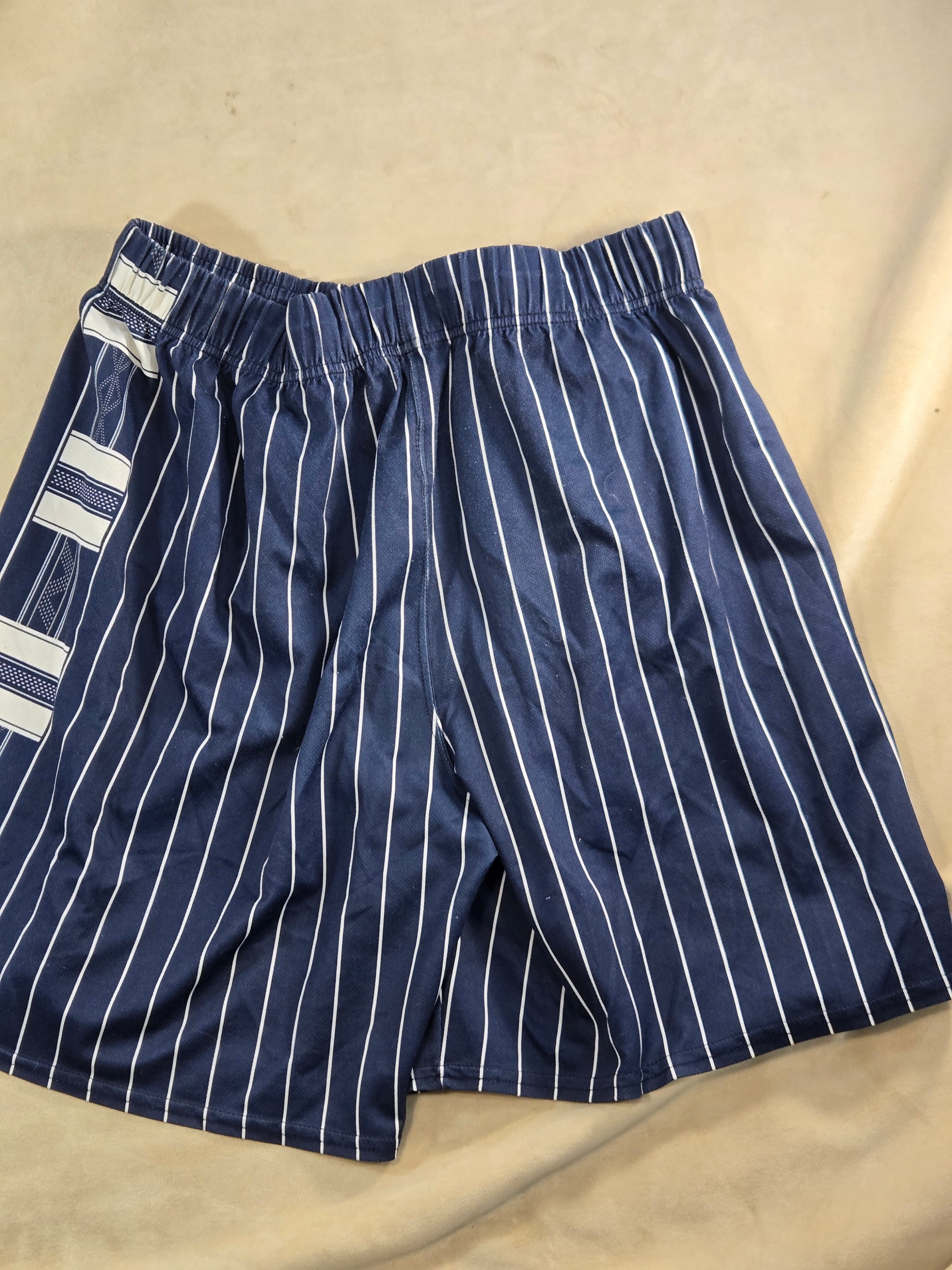Vintage 90s Nike Team Georgetown Hoyas Athletic Shorts Men's XL Made in USA - Thumbnail 2