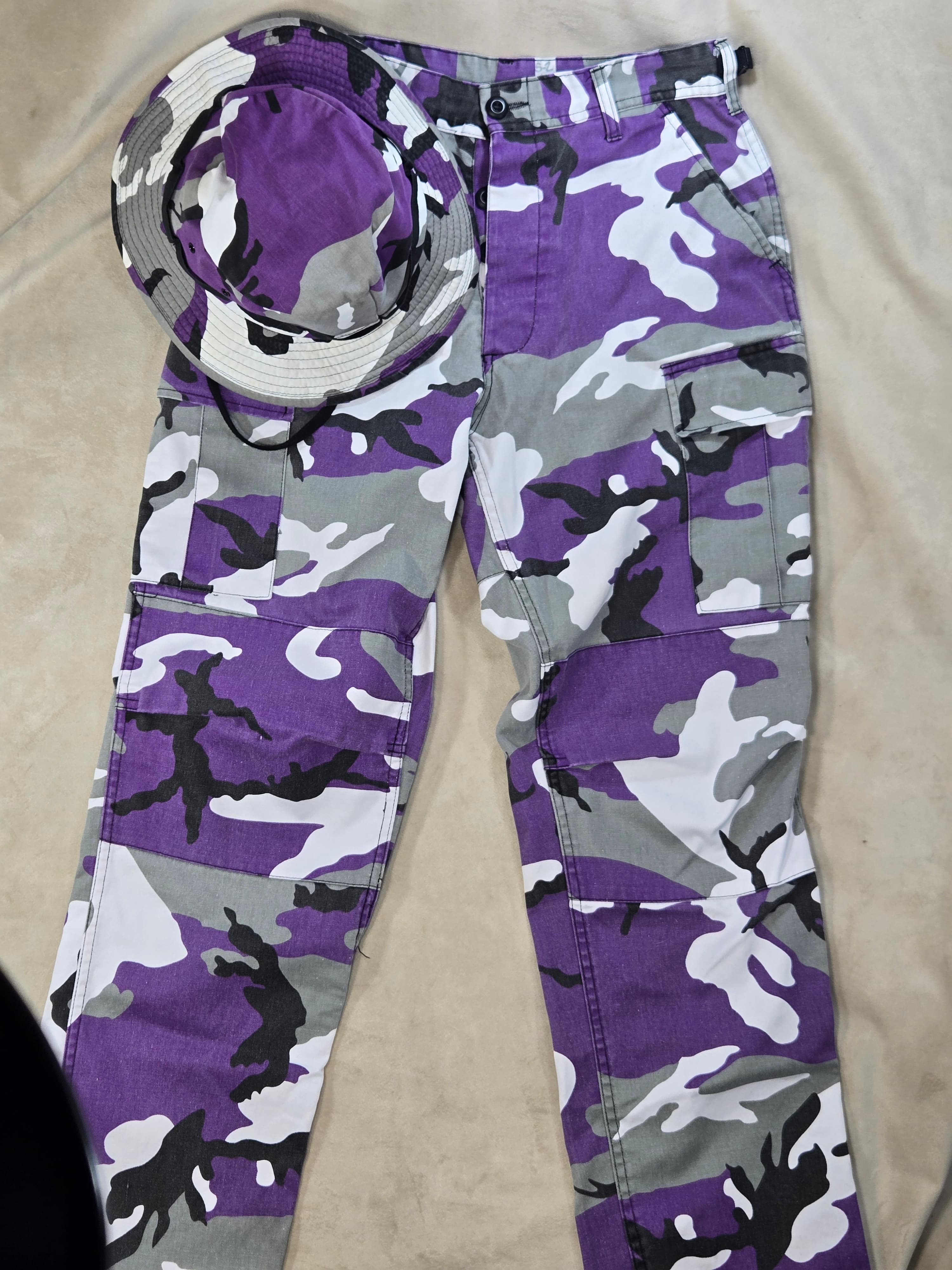 Vintage Purple Camo Matching Set: Cargo Pants & Bucket Hat Y2K Streetwear