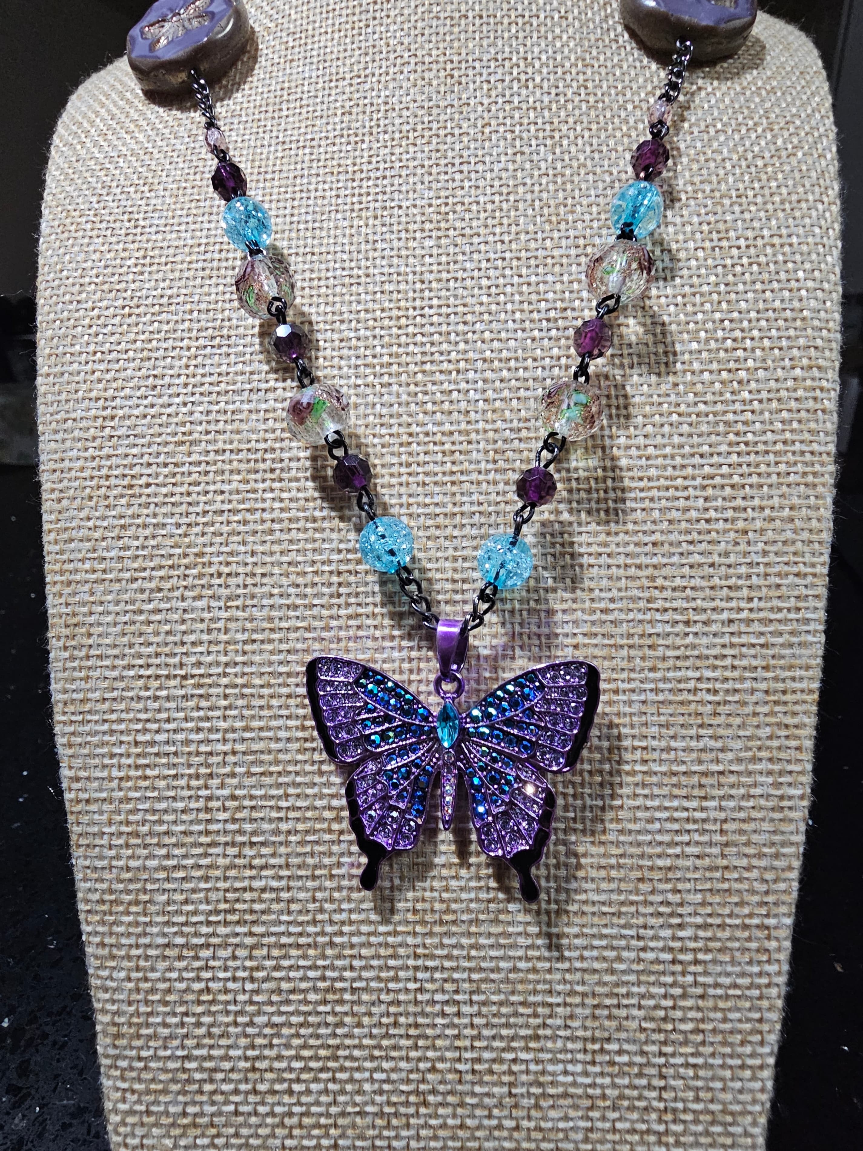 Butterfly Beaded Necklace and Bracelet Set - Thumbnail 3