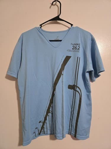 Large - women Nike marathon Shirt Short Sleeve dri fit #E93e