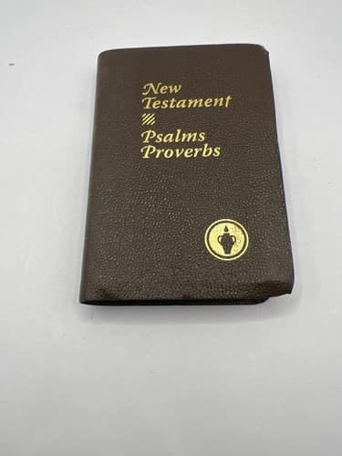 Lot of 3 Pocket Size Bibles New Testament Psalms Proverbs Leatherette #L43lB - Thumbnail 5