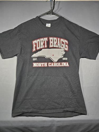 Fort Bragg North Carolina US Army Military Graphic T-Shirt Black Men's Sz M S109 - Thumbnail 2