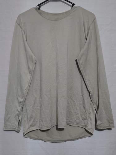 Polartec Gen III Thermal Top Silk US Army MEDIUM REGULAR Long Sleeve Coyote