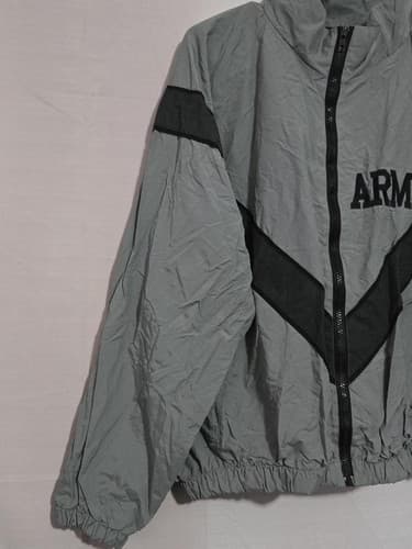US Army IPFU PT Jacket Gray Reflective Medium Short Physical Fitness Uniform - Thumbnail 2