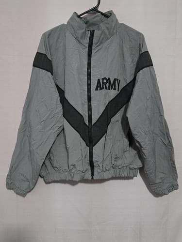 US Army IPFU PT Jacket Gray Reflective Medium Short Physical Fitness Uniform