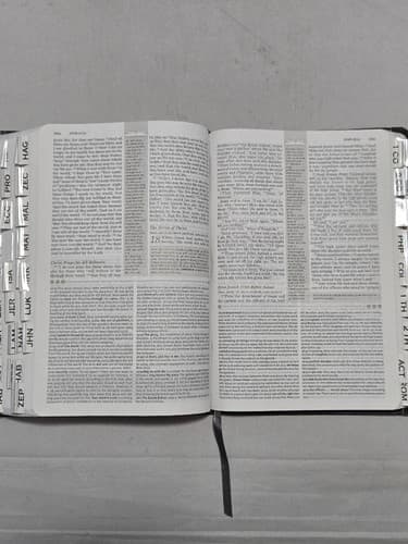 NKJV Study Bible Black LeatherTouch Hardcover Large Print Thomas Nelson - Thumbnail 11