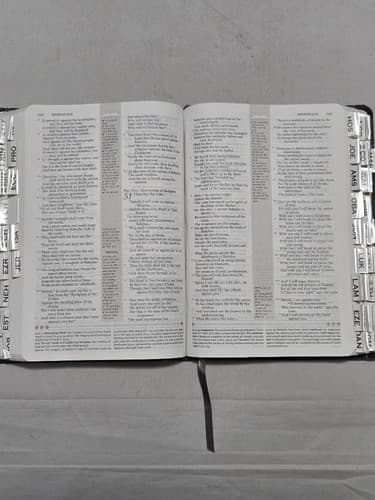 NKJV Study Bible Black LeatherTouch Hardcover Large Print Thomas Nelson - Thumbnail 10