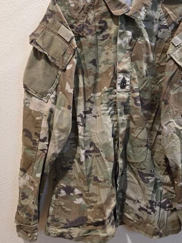 USGI IHWCU OCP Multicam Coat Medium Long w/ 1SG Rank – NSN 8415-01-670-8060 - Thumbnail 2