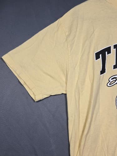 Texas Established 1845 Graphic T-Shirt Yellow Crew Neck Size Large #G65g - Thumbnail 3