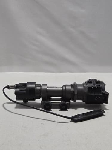 SureFire Tactical Weapon Light w/ Pressure Switch Military Grade Flashlight - Thumbnail 2