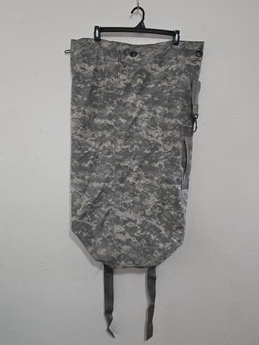 Vintage U.S. Army ACU Duffle Bag – Digital Camo Military Gear Carry Bag#L37l