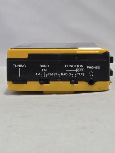 Vintage GPX Portable Cassette Player Walkman Style Yellow Retro Untested #S72s - Thumbnail 2