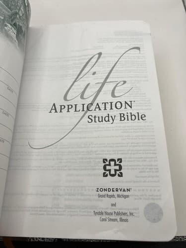 Zondervan and Tyndale Hous... Life Application Study... - Thumbnail 7