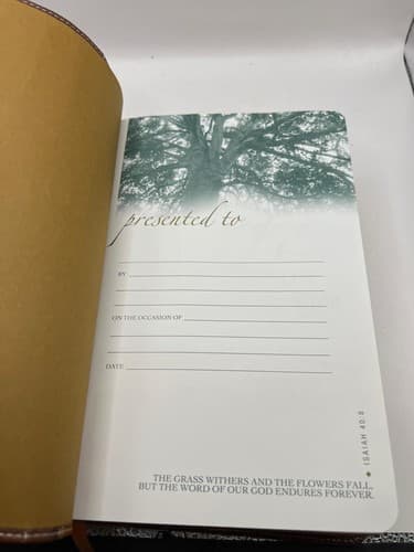 Zondervan and Tyndale Hous... Life Application Study... - Thumbnail 5