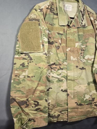 USGI Army OCP Scorpion W2 Uniform Coat Jacket Medium Regular 8415-01-623-5528 - Thumbnail 2