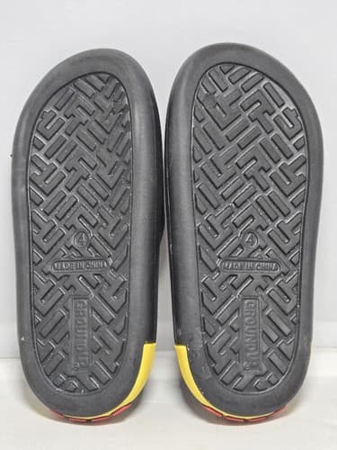 Pokémon Pikachu Kids Slide Sandals Black & Yellow Size 4 Boys/Girls #DC60 - Thumbnail 5