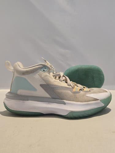 Nike Big Kids Basketball Shoes 3.5Y White/Mint Green Athletic Sneakers #K55k