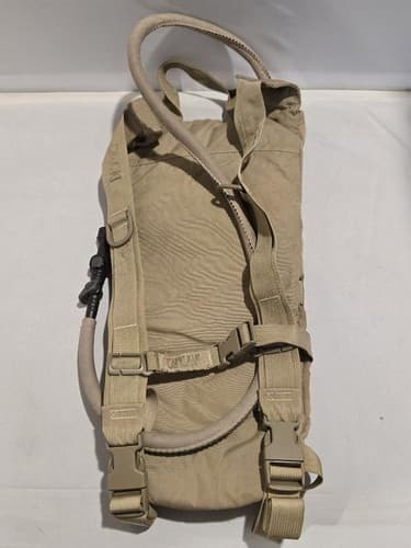 DCU Desert Camelbak Hydration Pack #L7l - Thumbnail 2