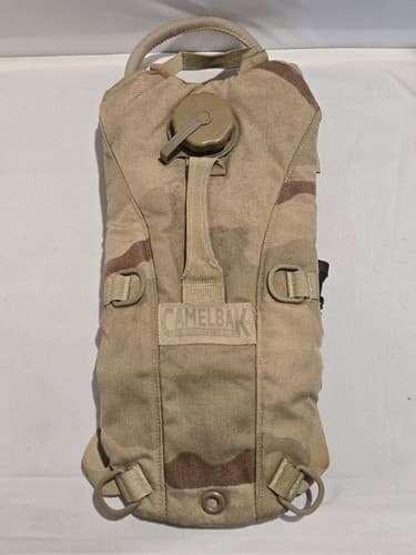 DCU Desert Camelbak Hydration Pack #L7l