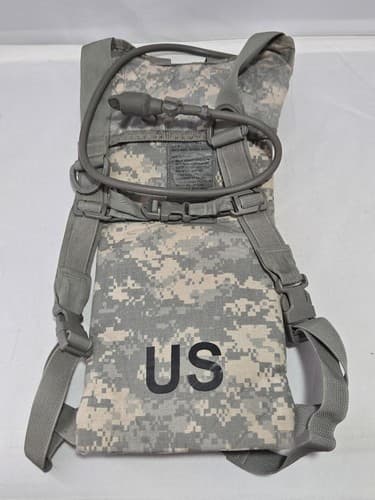 US Army ACU Digital MOLLE II Hydration Carrier UCP Camo Pack with bladder#P86p
