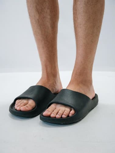 Goodfellow Mens Black Slide Sandals Slippers Size 11 Pre-Owned Casual Shoes